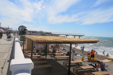 В Севастополе открыли первый оборудованный пляж для инвалидов 